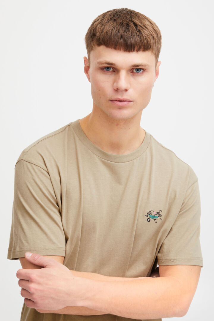 T-shirt détail broderie SOLID