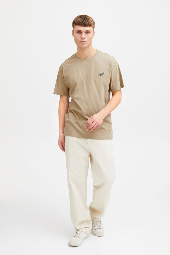 T-shirt détail broderie SOLID