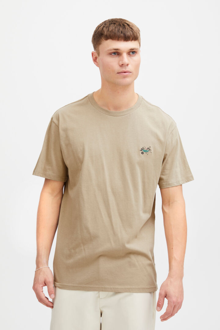 T-shirt détail broderie SOLID