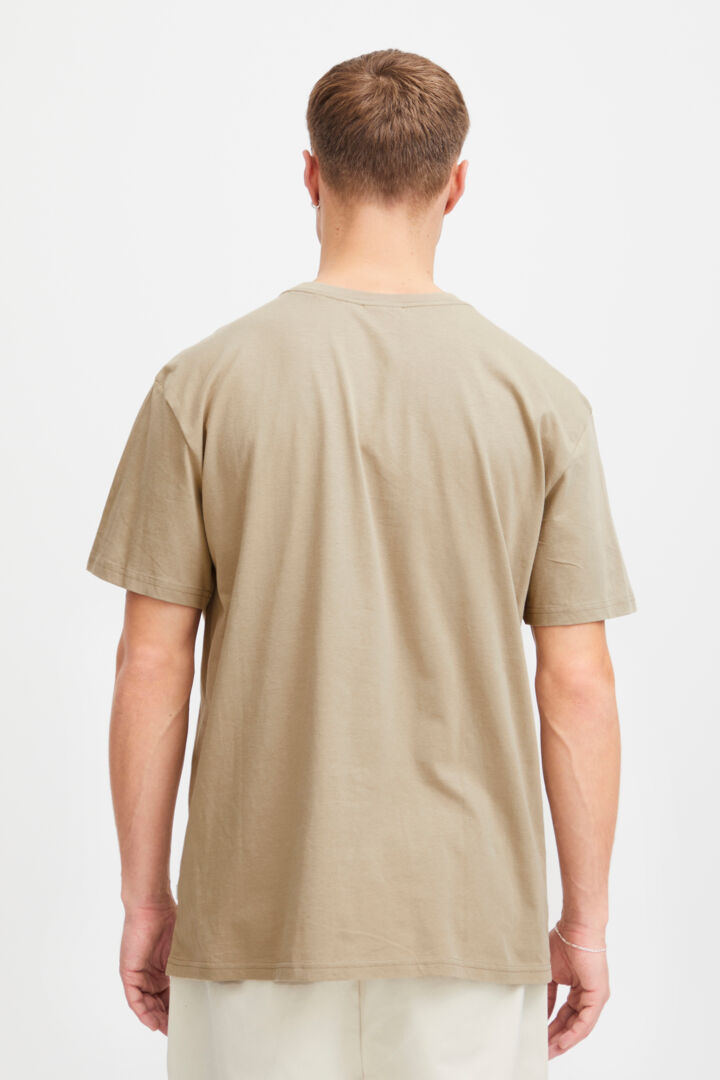 T-shirt détail broderie SOLID