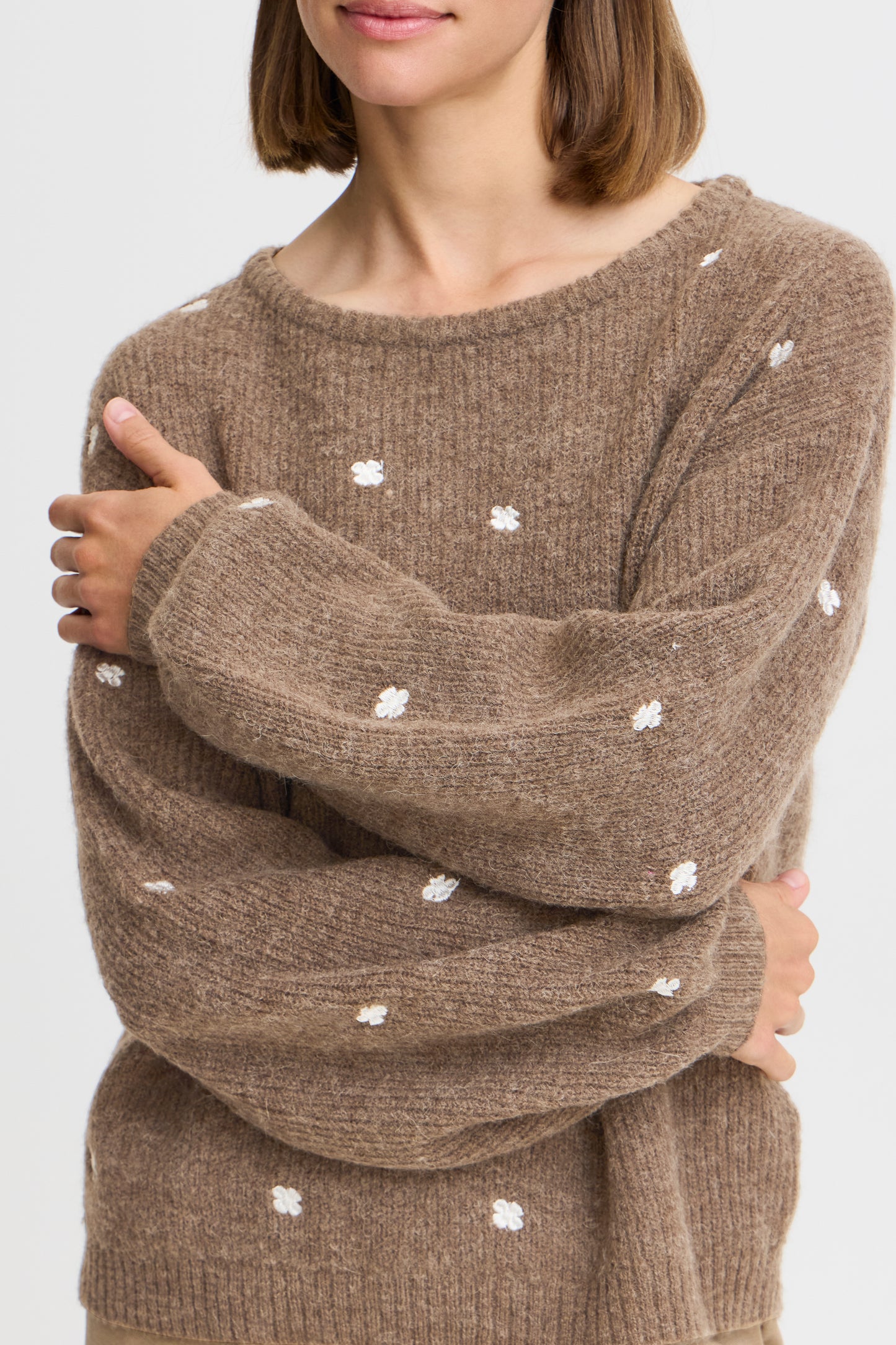 Pull broderie B.Young