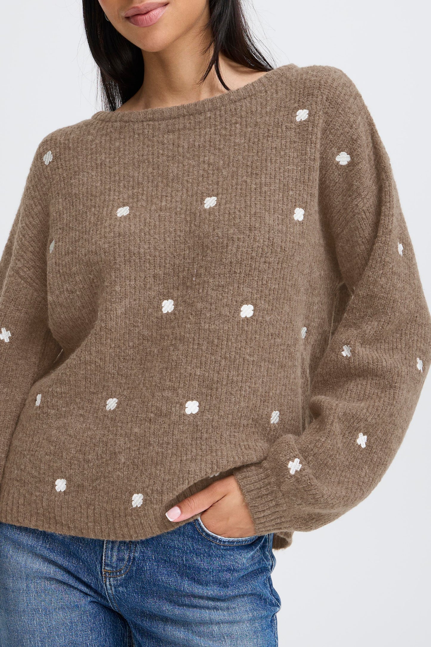 Pull broderie B.Young
