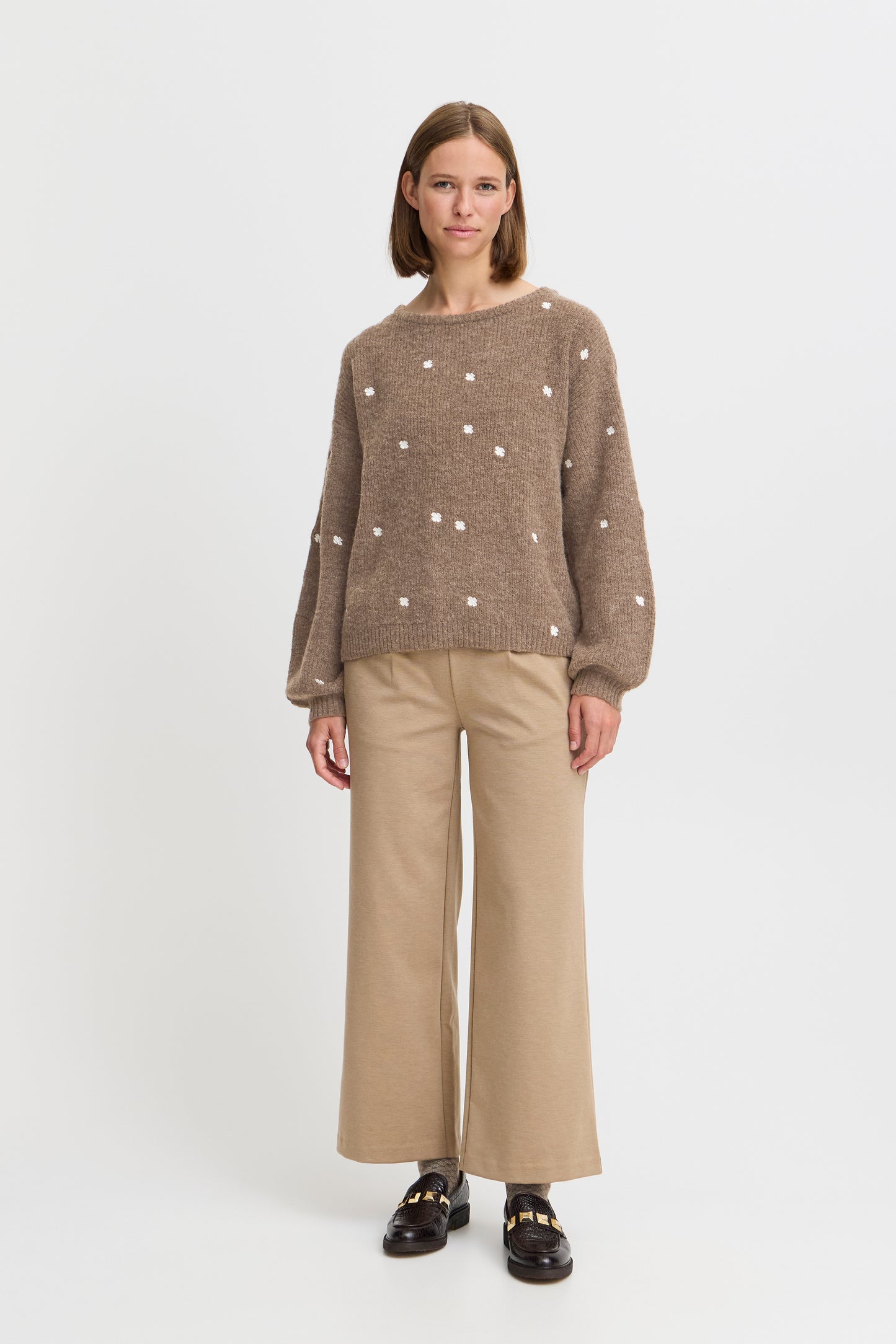 Pull broderie B.Young