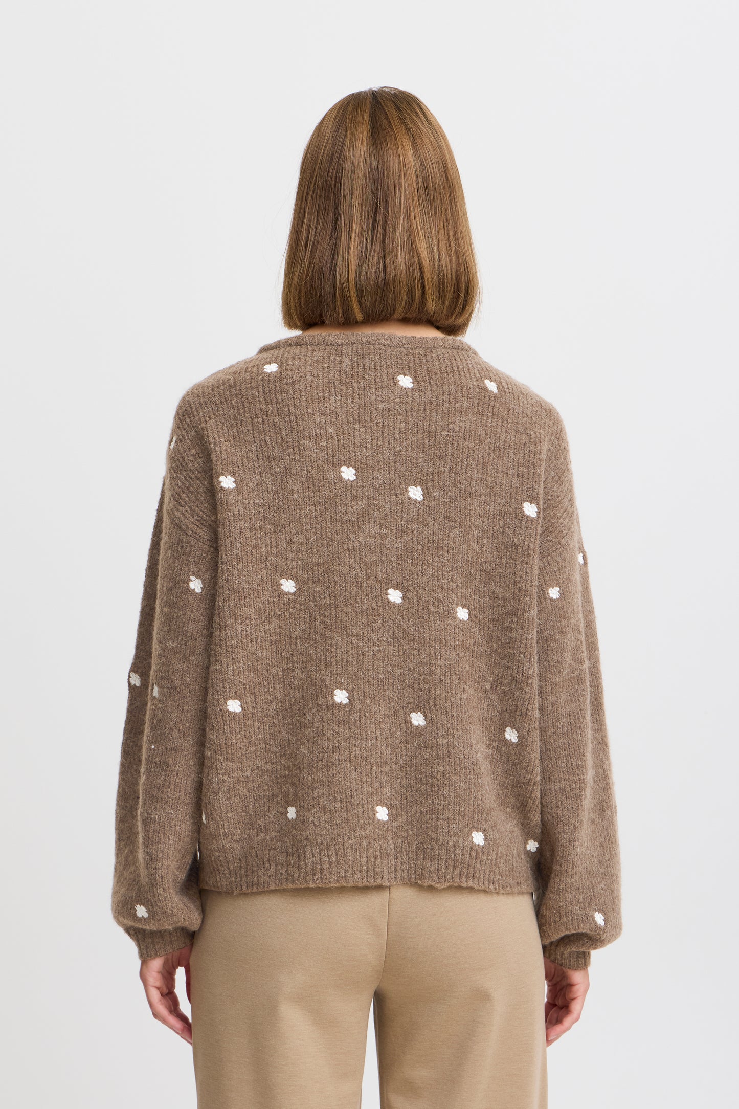 Pull broderie B.Young