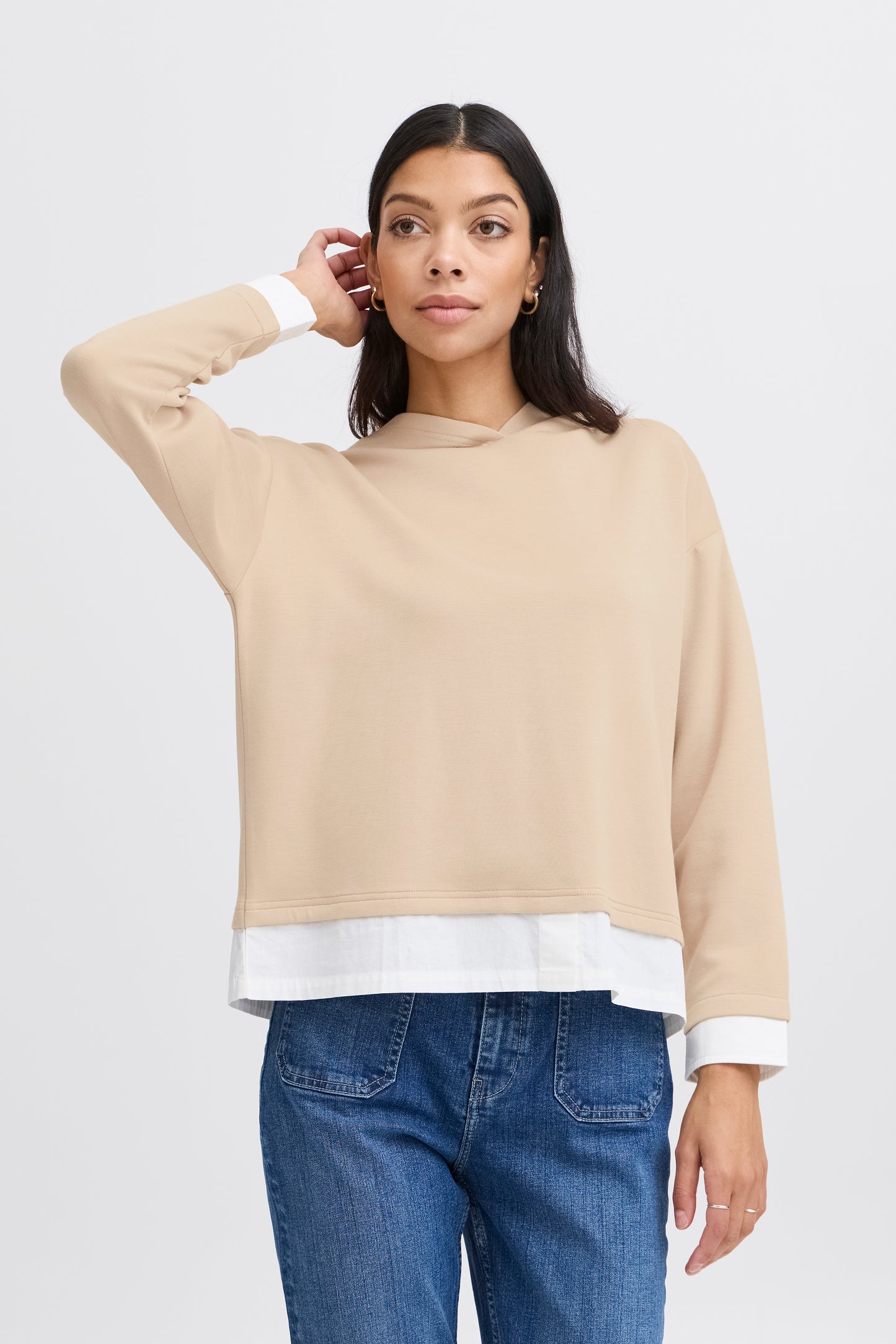 Sweat capuche détail chemise B.Young