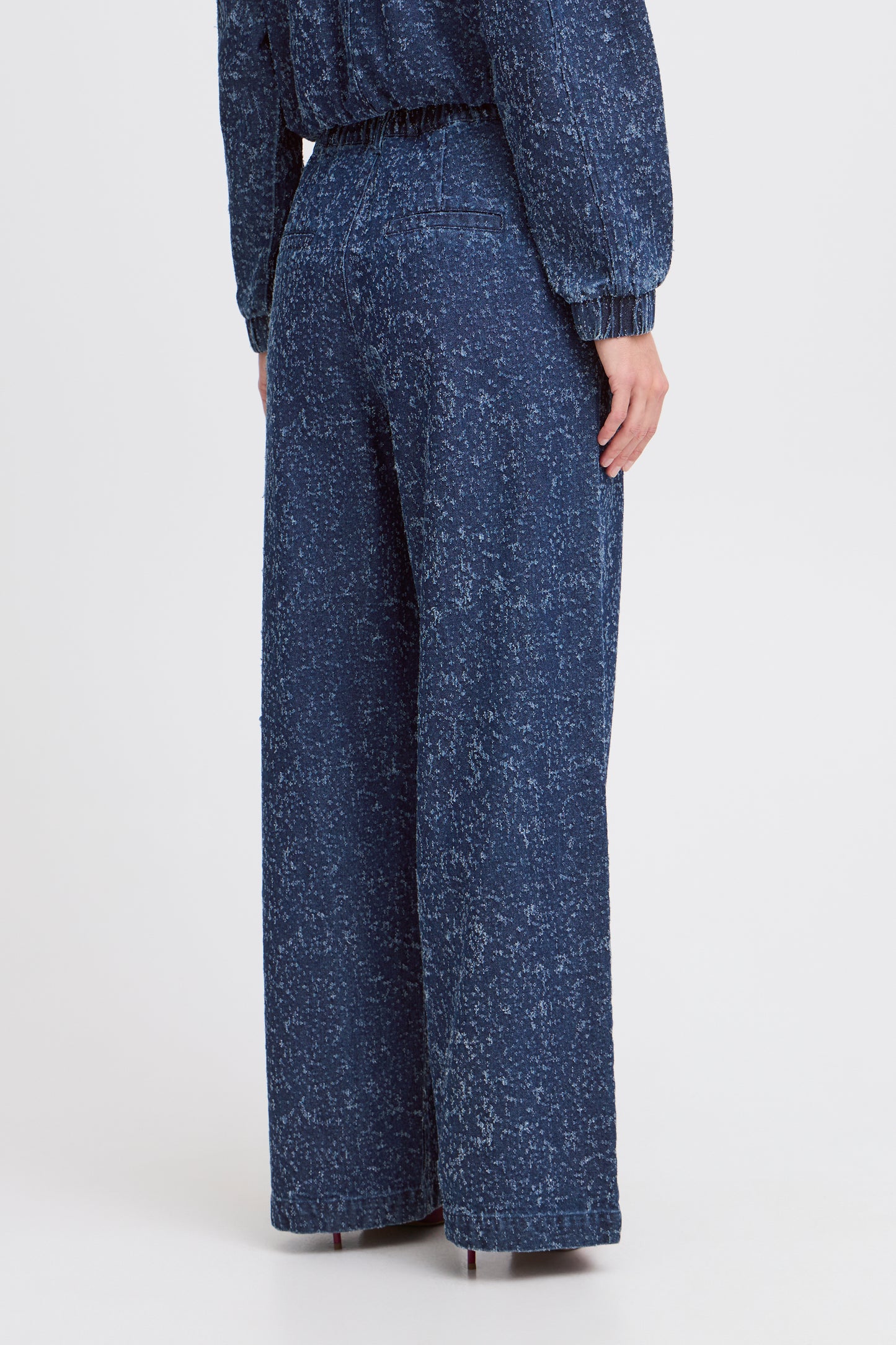 Pantalon détail couture B.Young