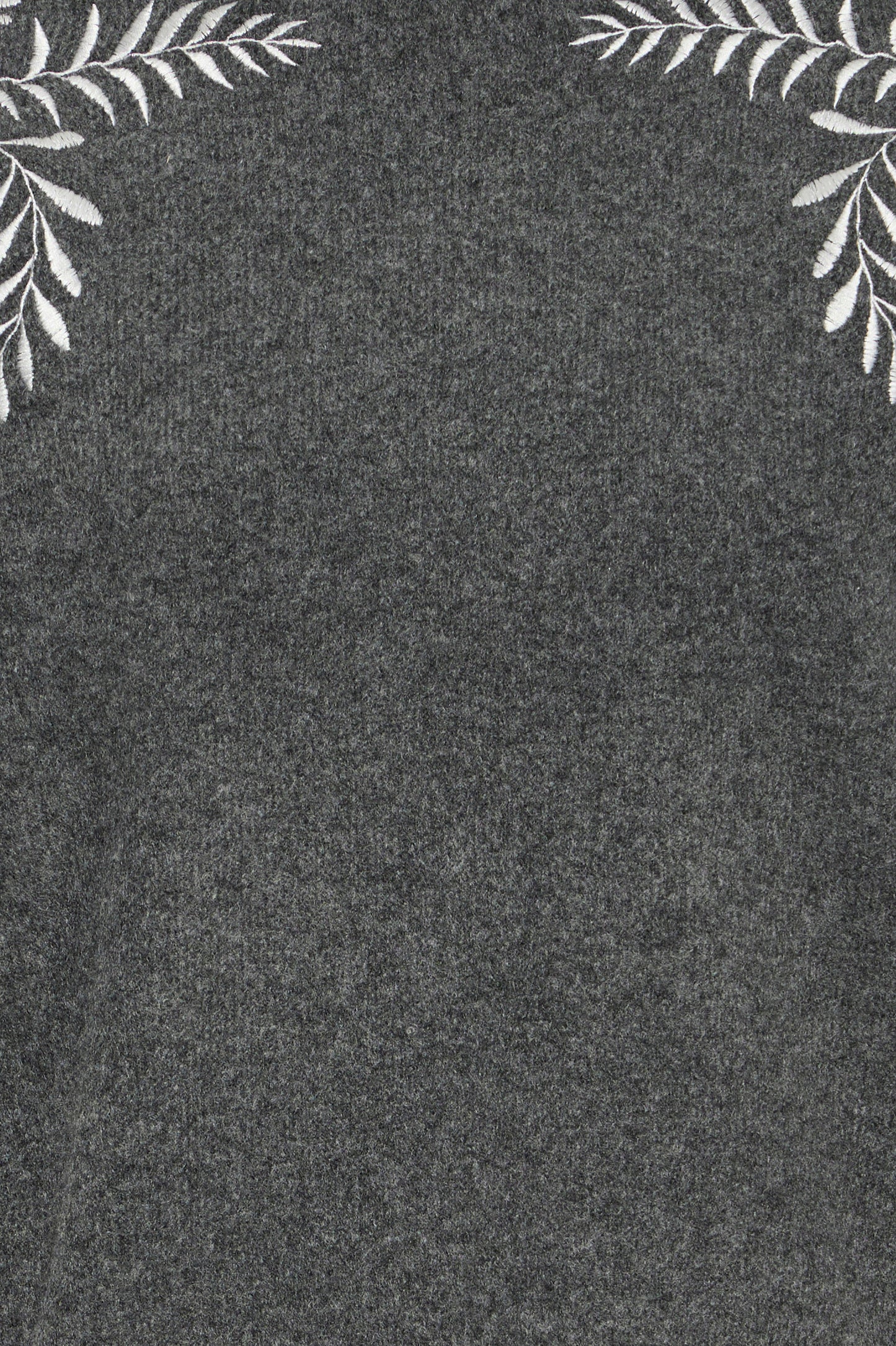Pull avec broderie B.Young
