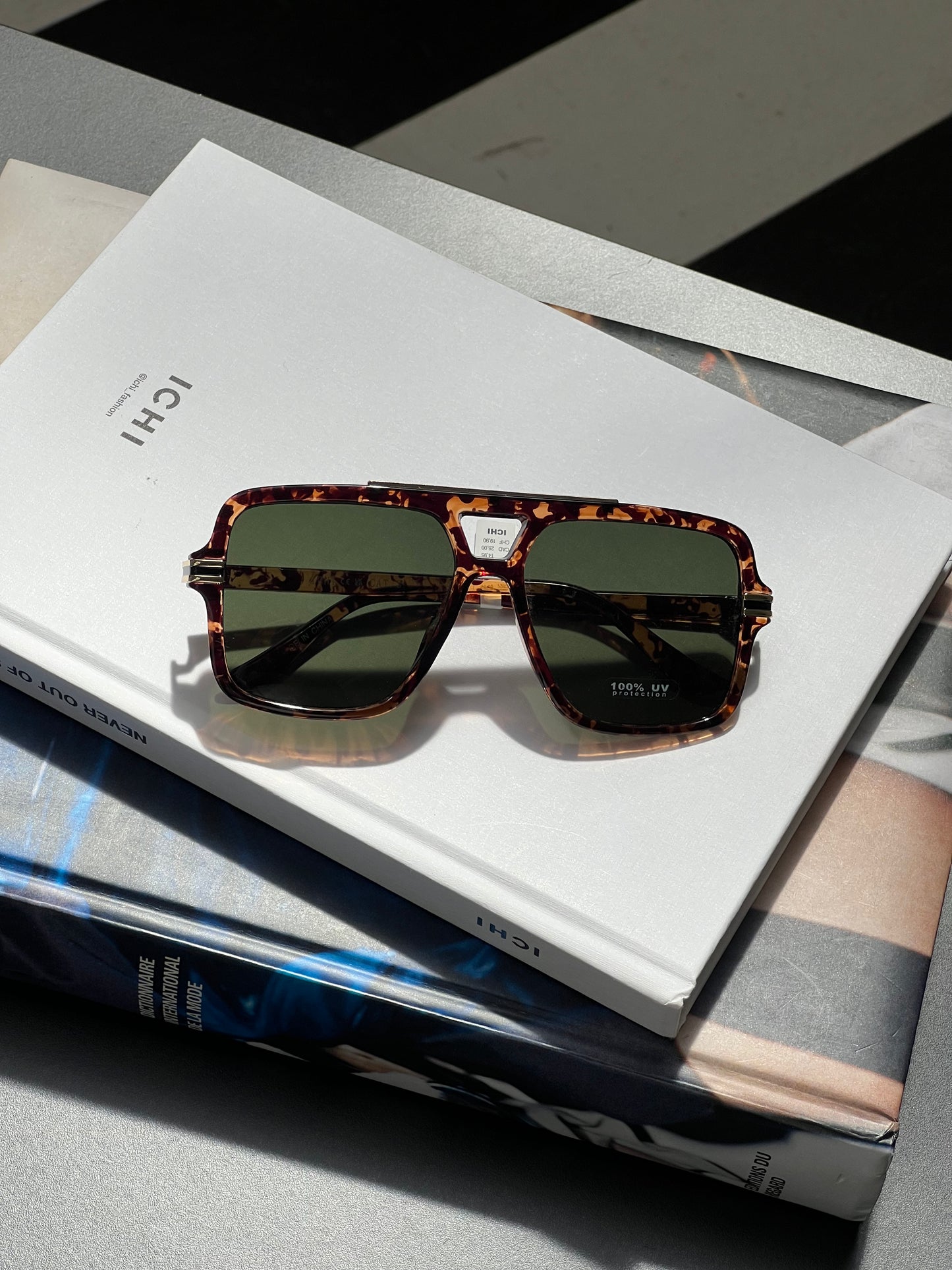 Lunettes détails gold ICHI