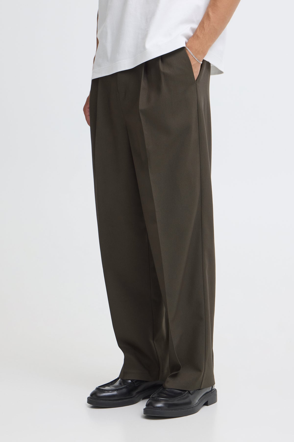 Pantalon droit à pinces Casual Friday