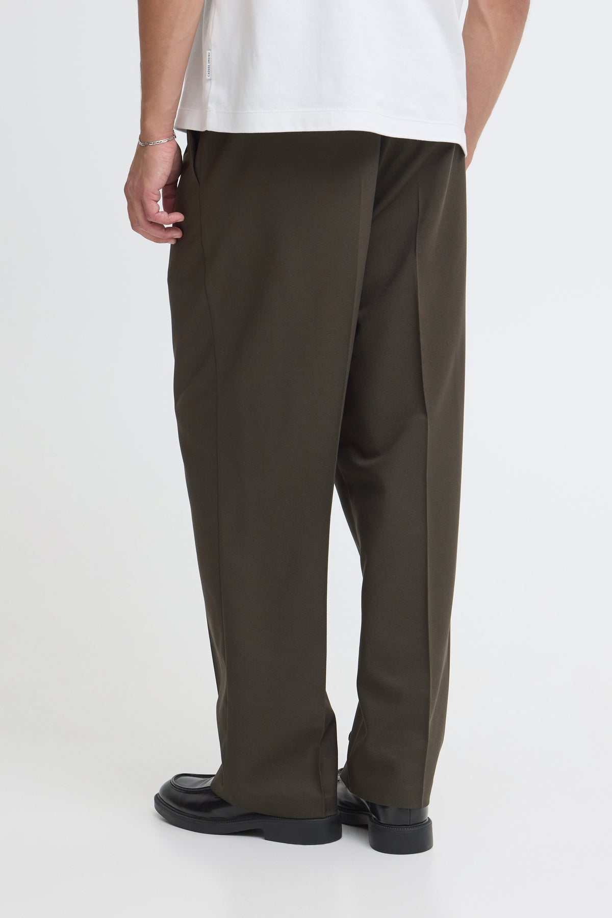 Pantalon droit à pinces Casual Friday