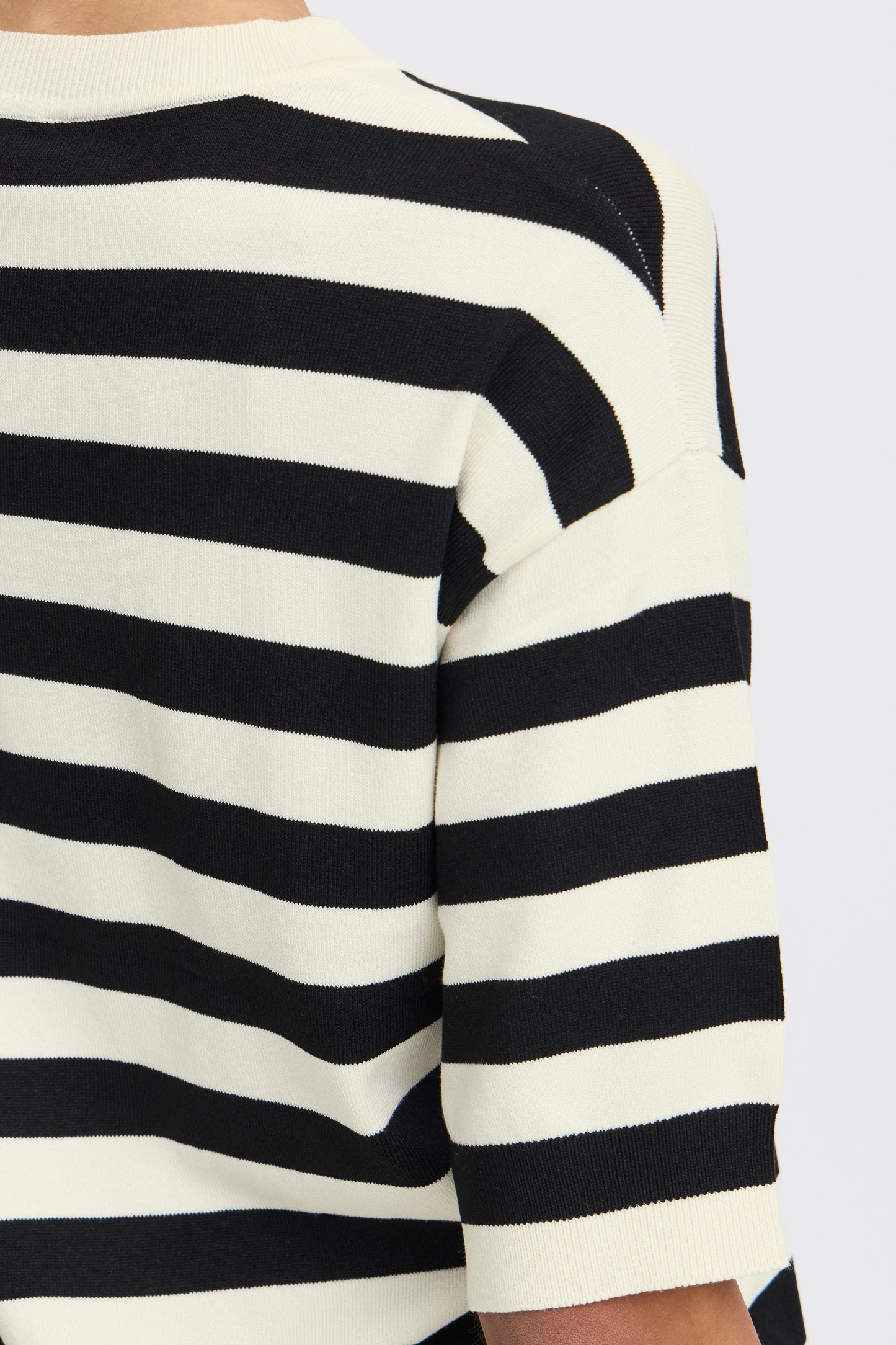 Pull fin rayures B.Young