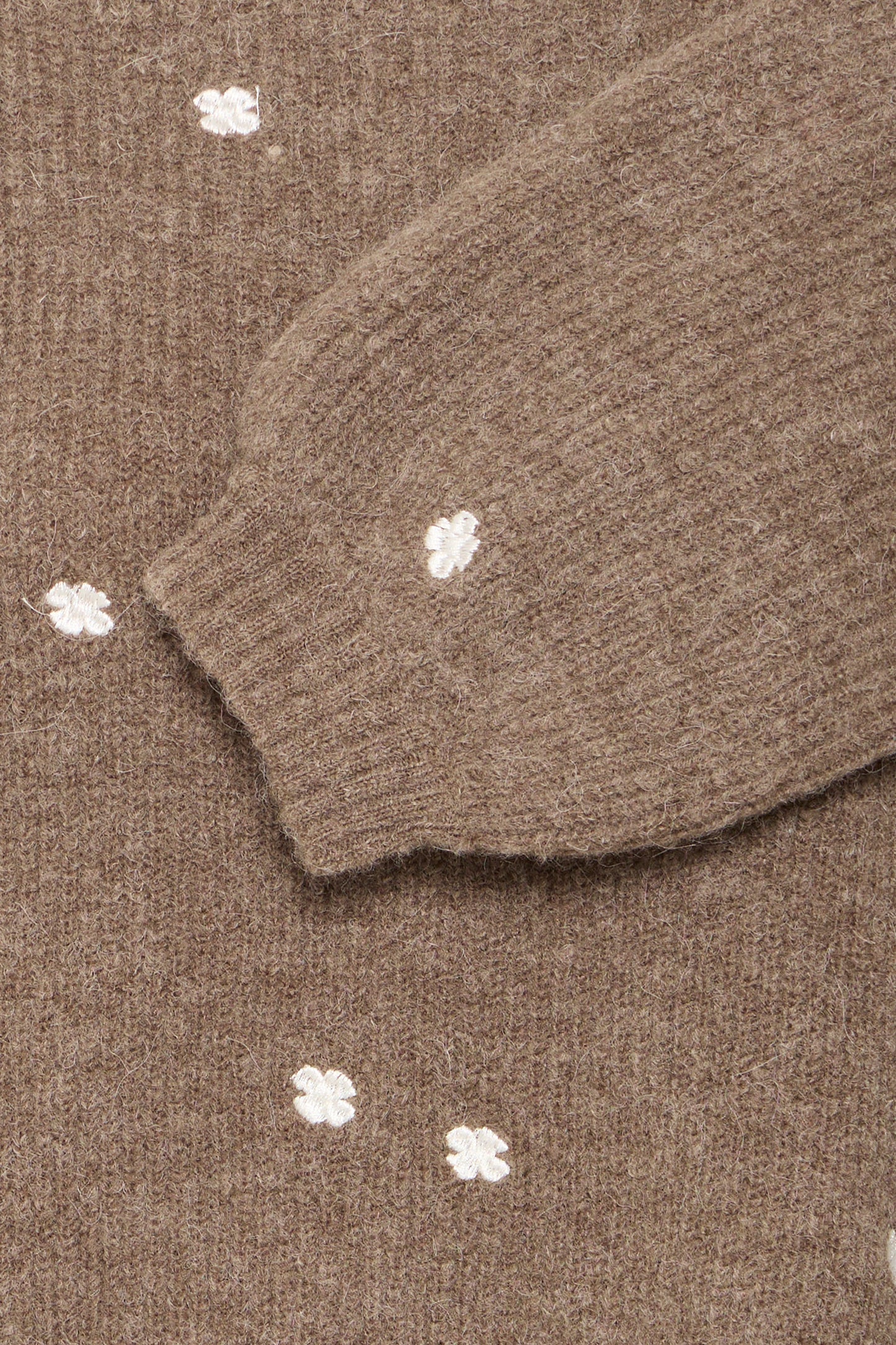 Pull broderie B.Young