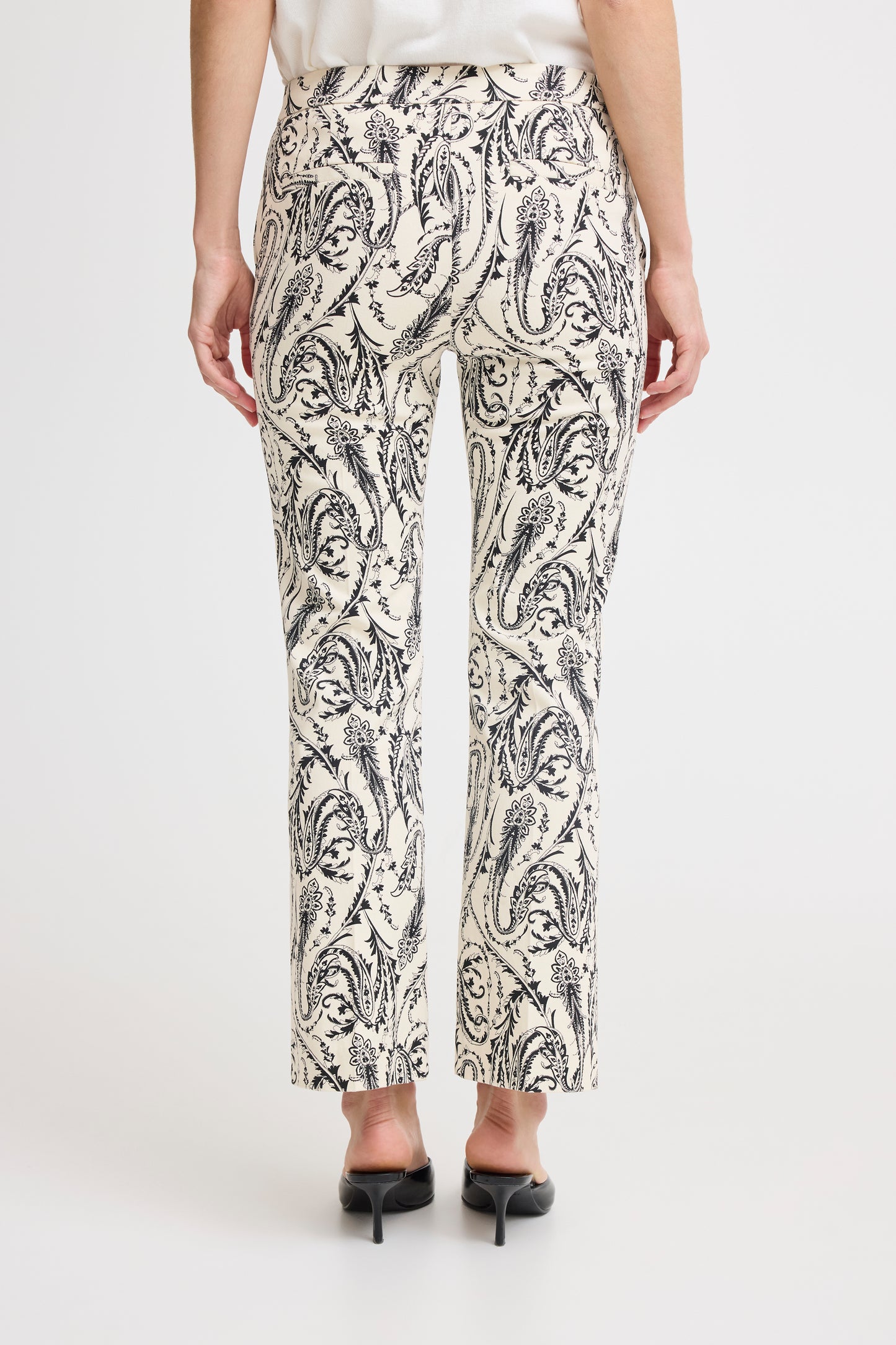 Pantalon motif B.Young