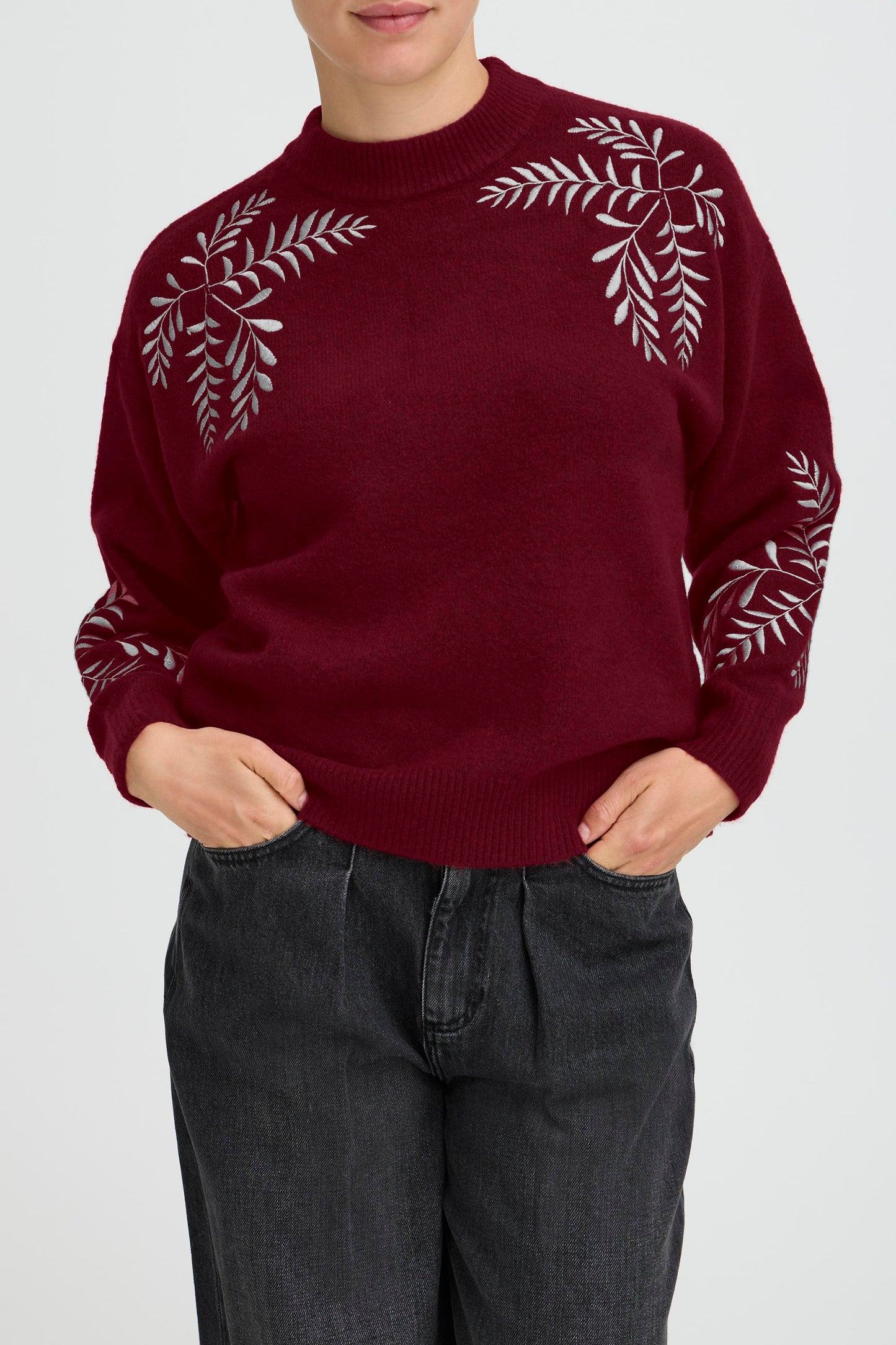 Pull avec broderie B.Young