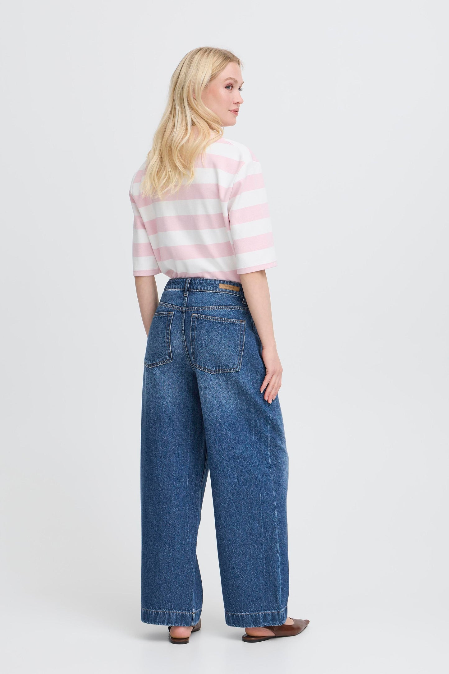 Jean large à pinces B.Young