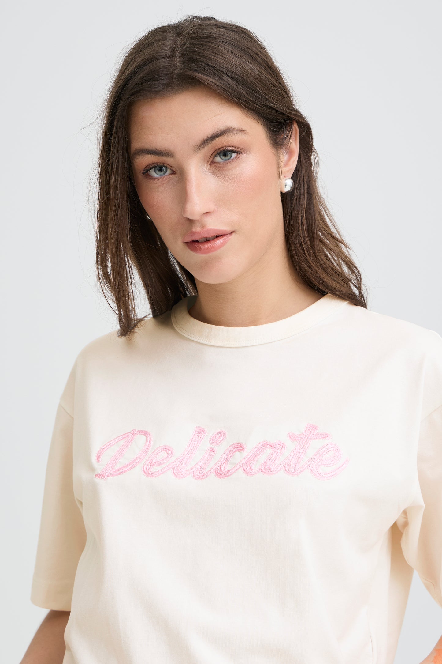 T-shirt "Delicate" broderie B.Young
