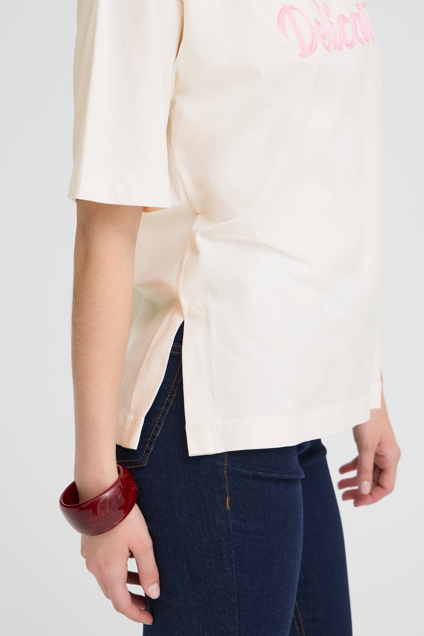 T-shirt "Delicate" broderie B.Young