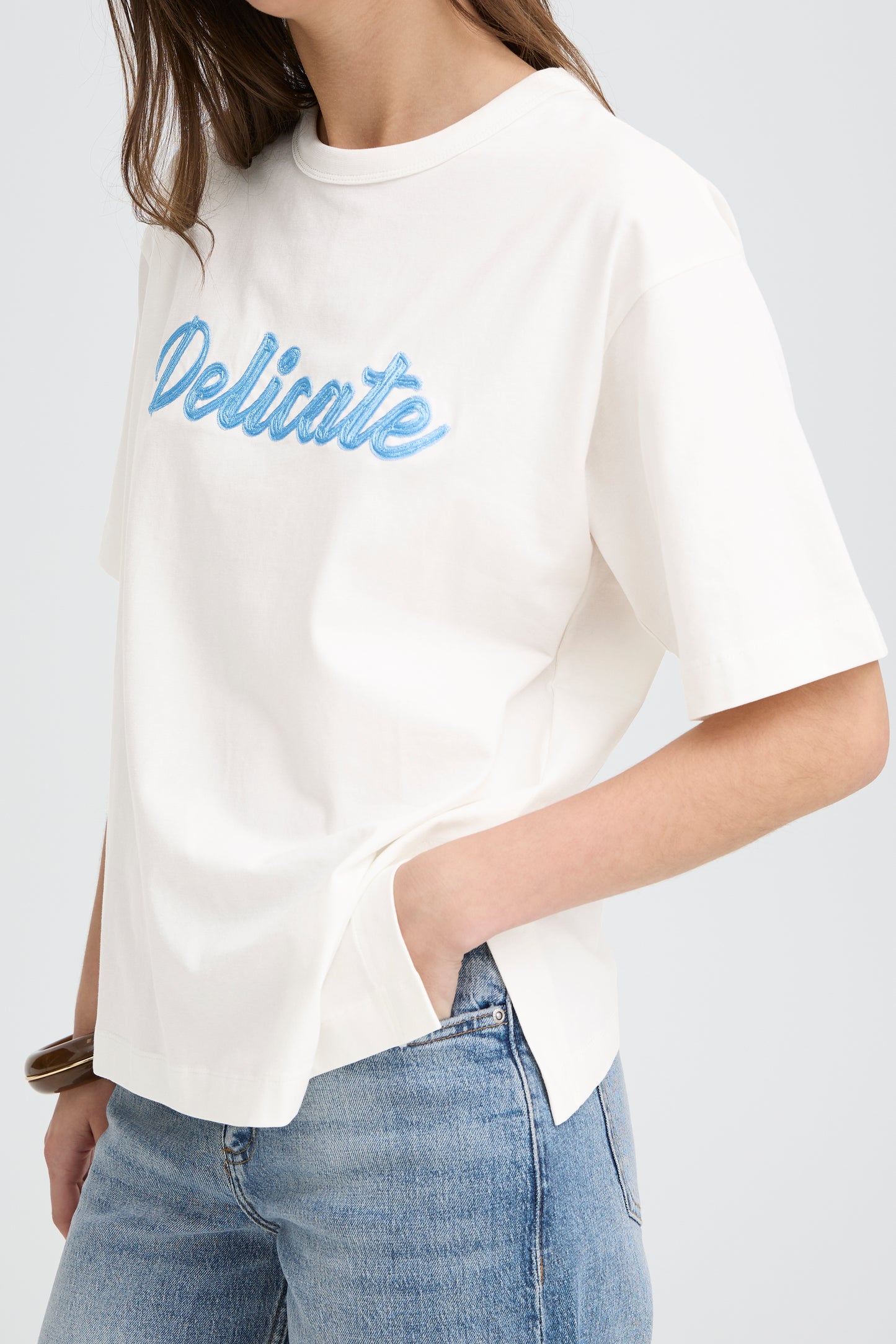 T-shirt "Delicate" broderie B.Young