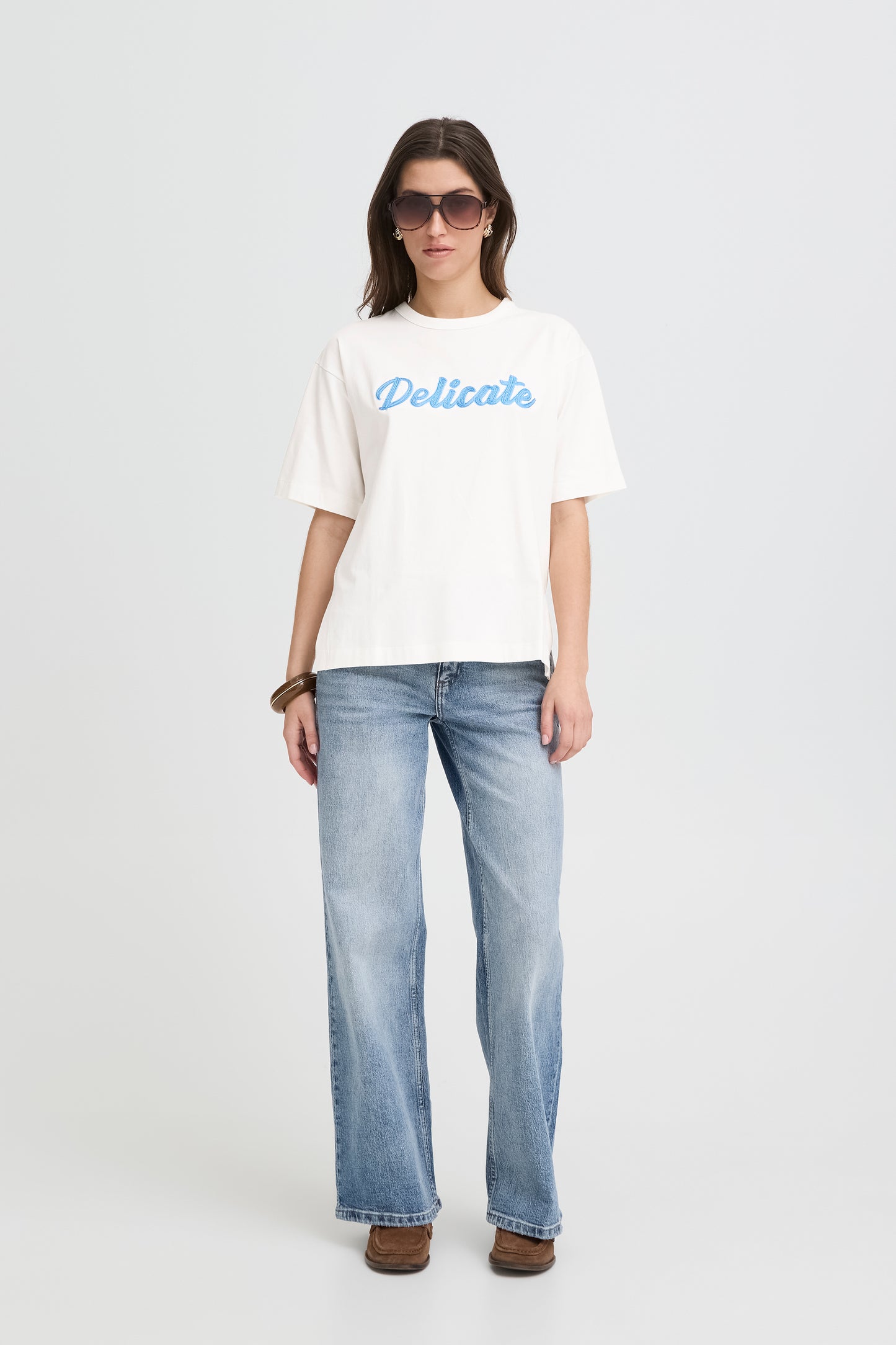 T-shirt "Delicate" broderie B.Young