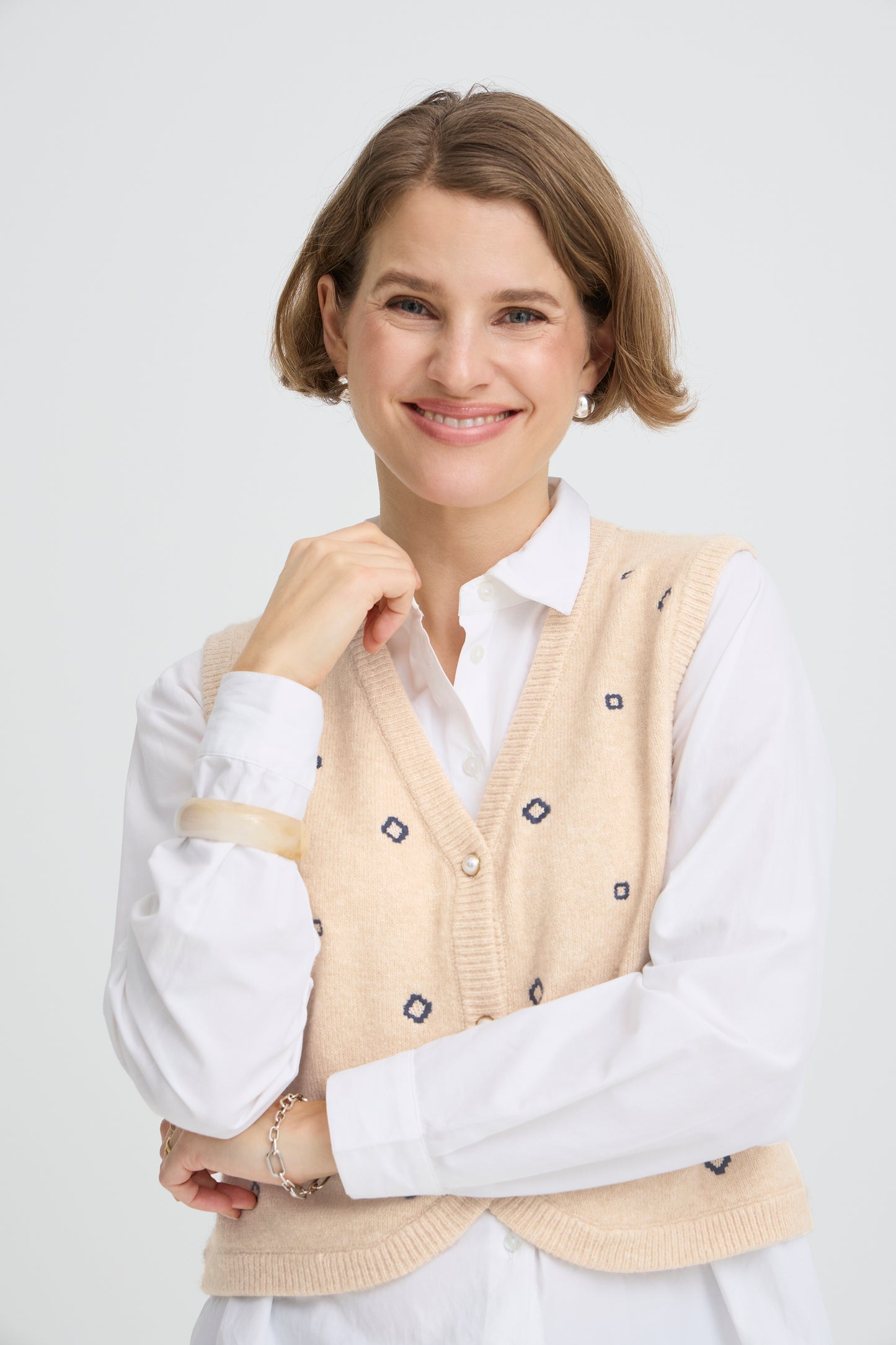 Gilet sans manche broderie B.Young