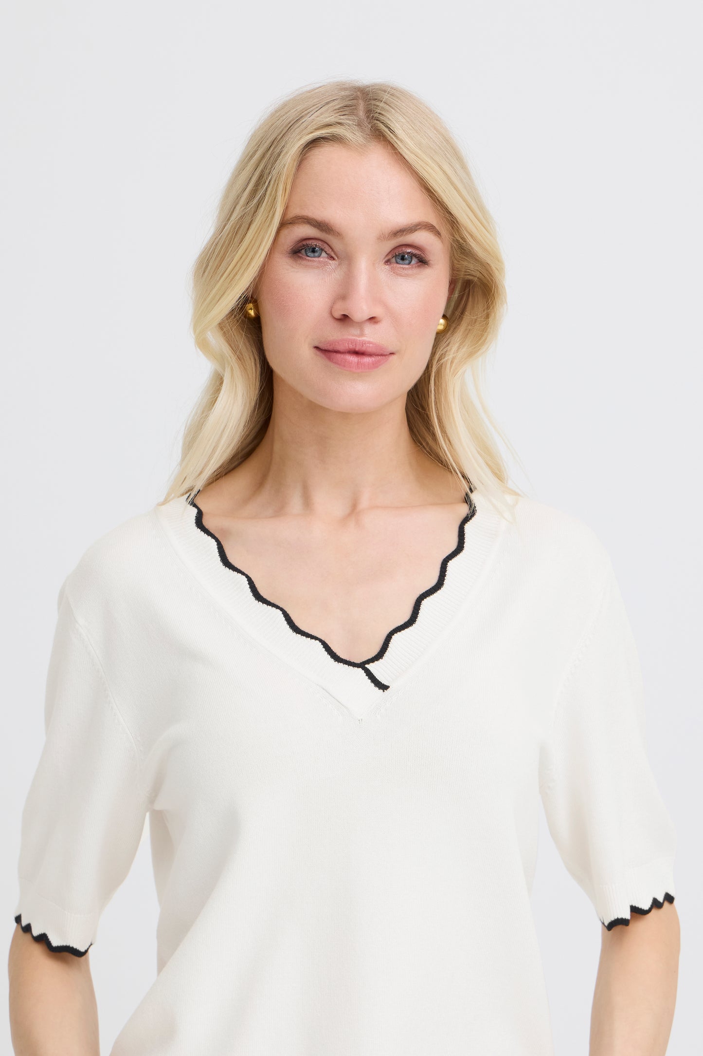 Pull détails bordures B.Young