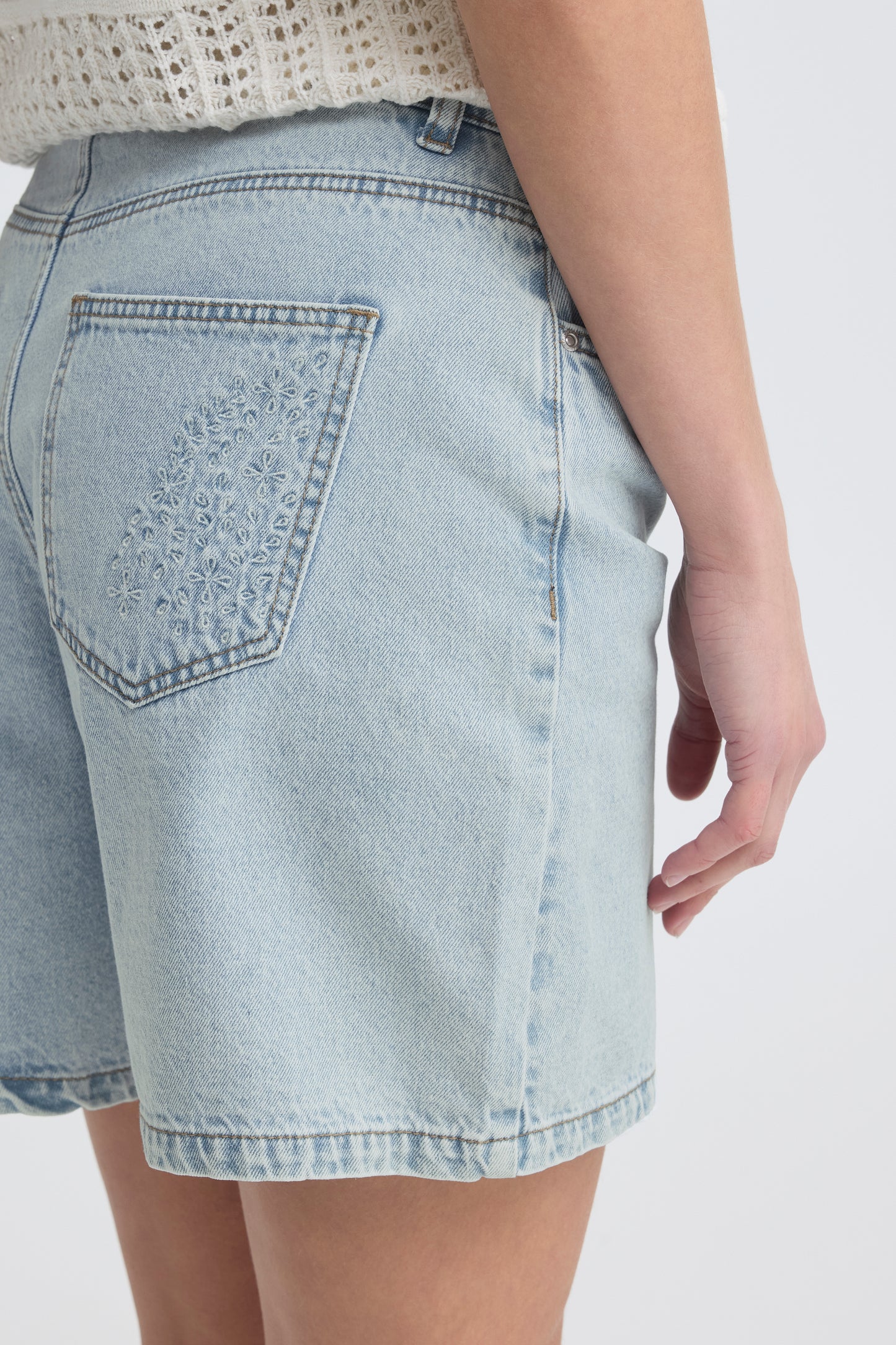 Short broderies B.Young