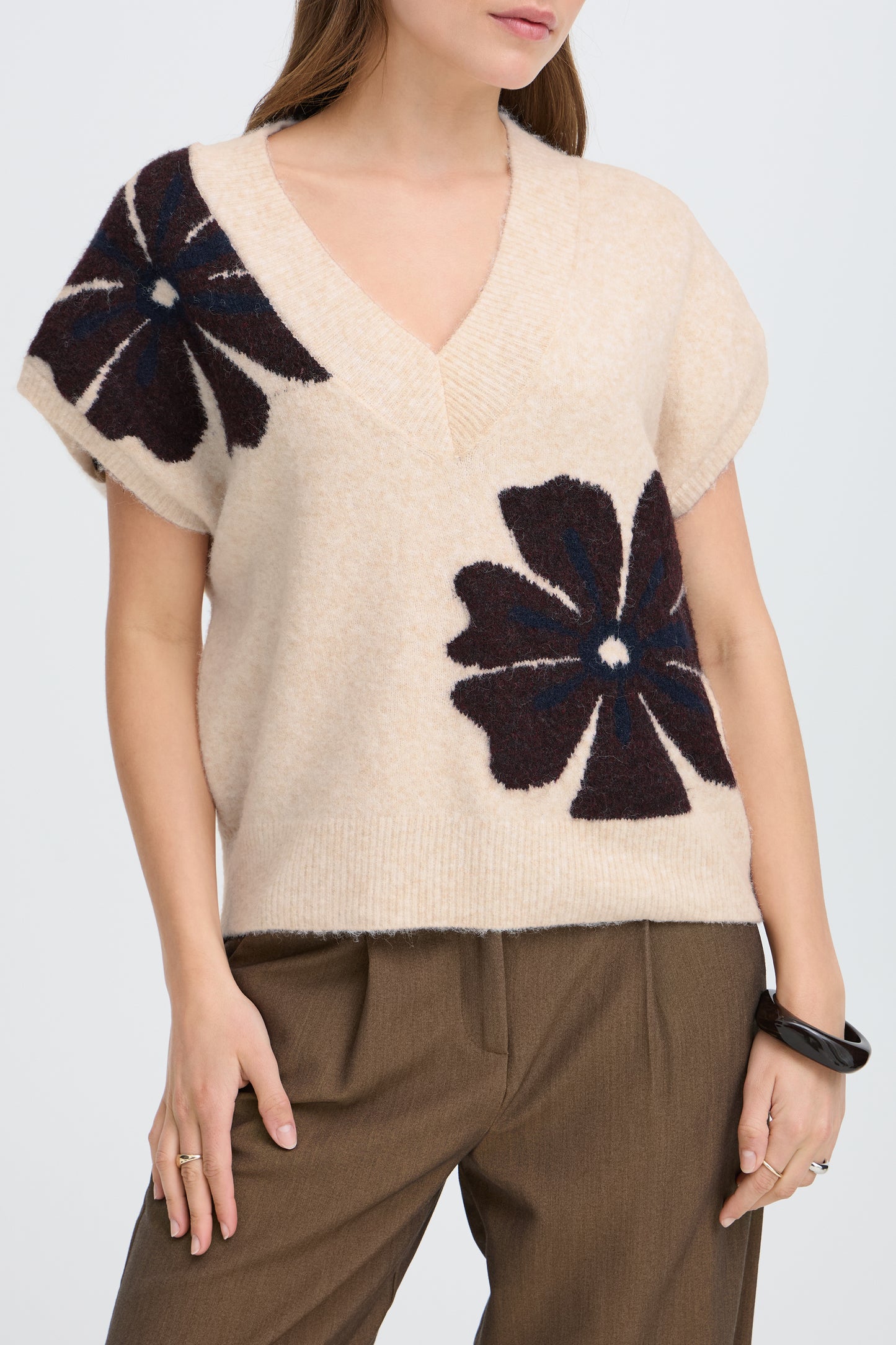Pull sans manches fleurs B.Young