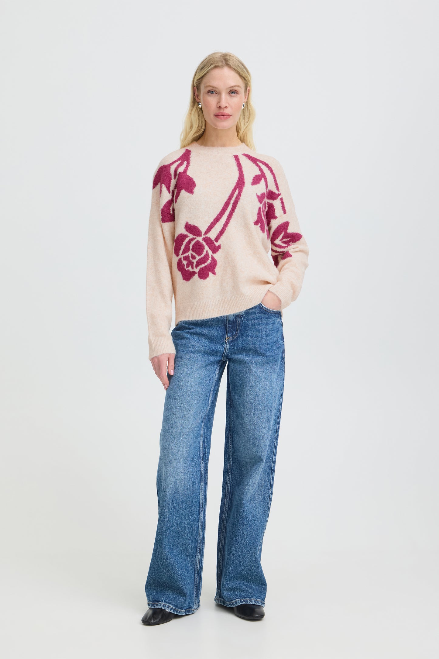 Pull à fleurs B.Young