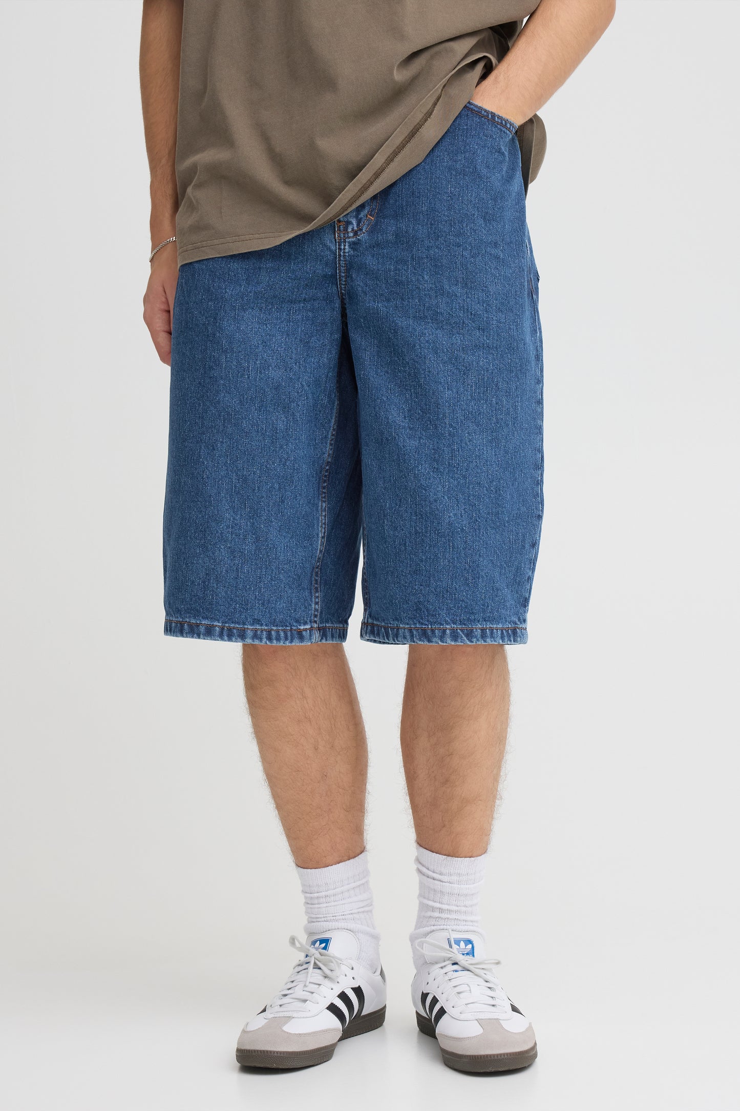 Short long & large Solid