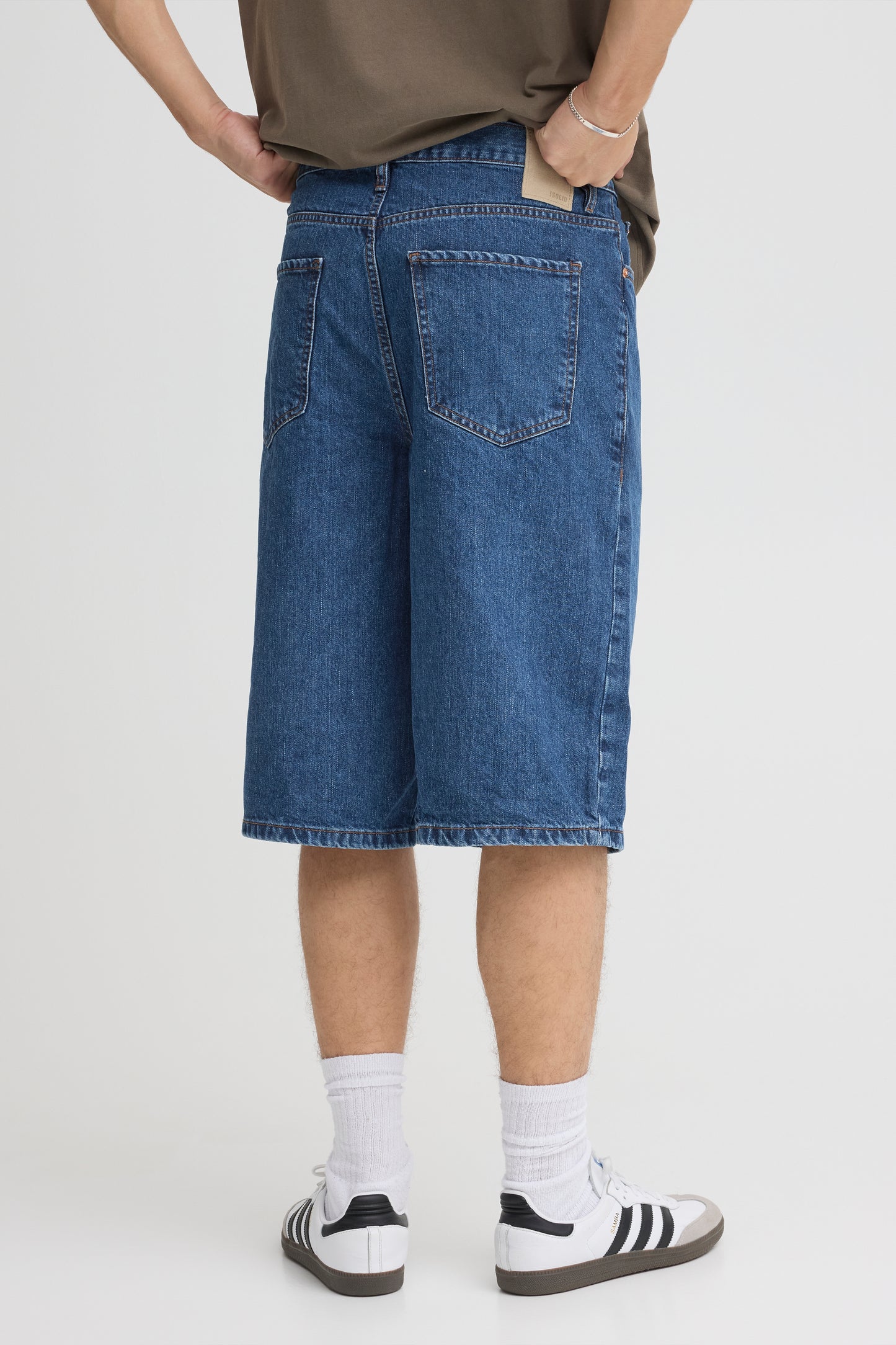 Short long & large Solid