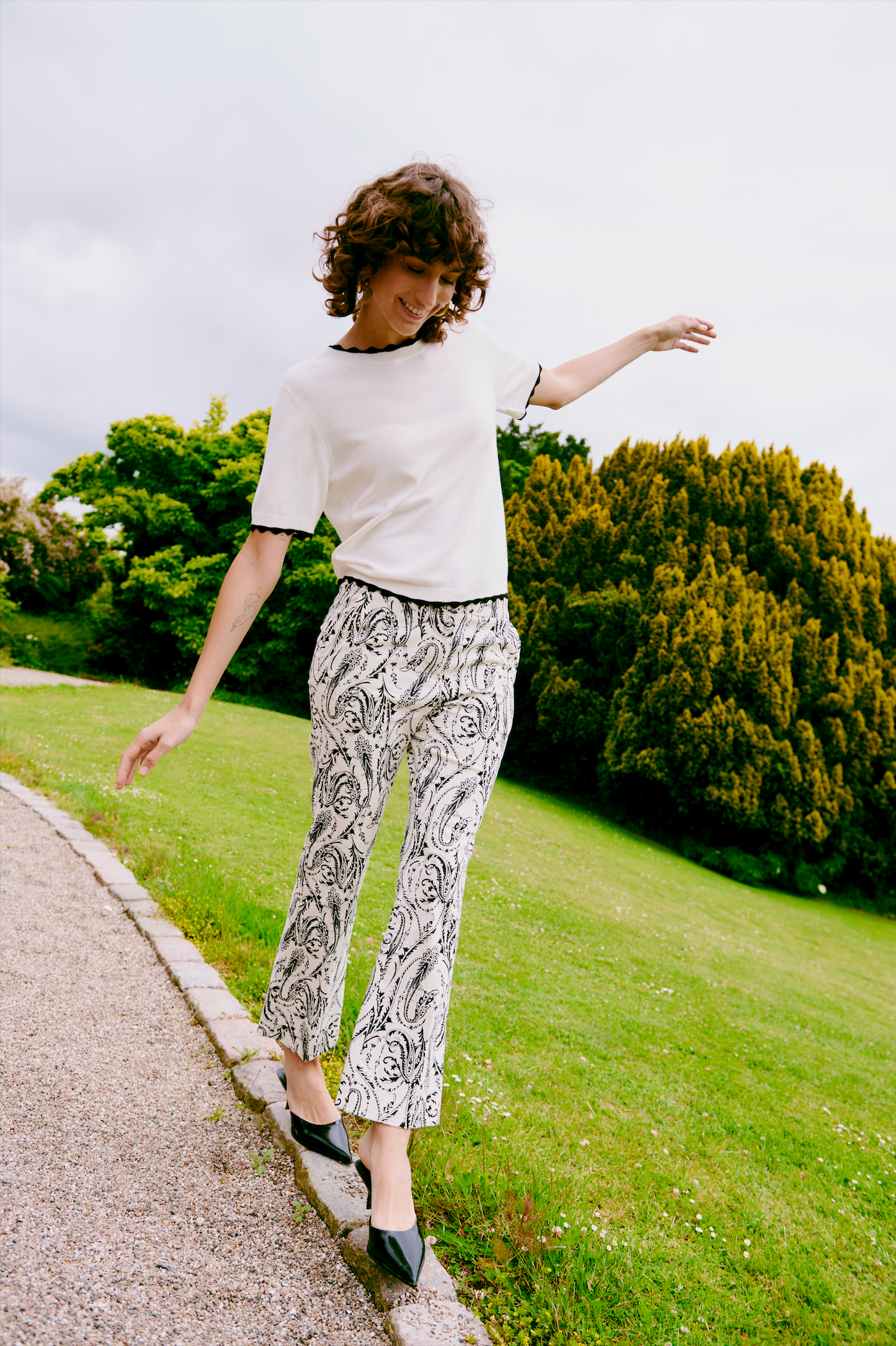 Pantalon motif B.Young