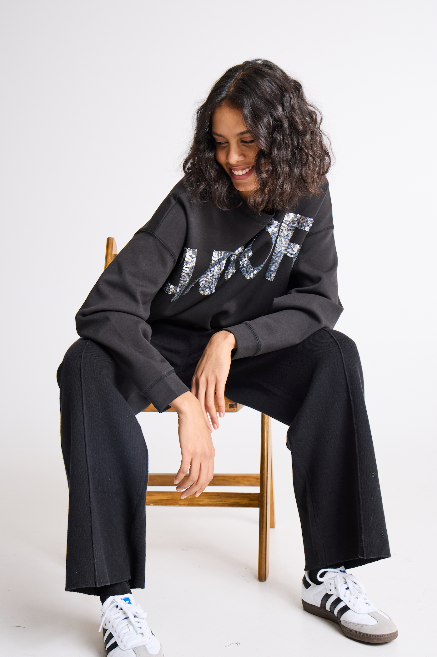 Sweat paillettes "AMOR" ICHI