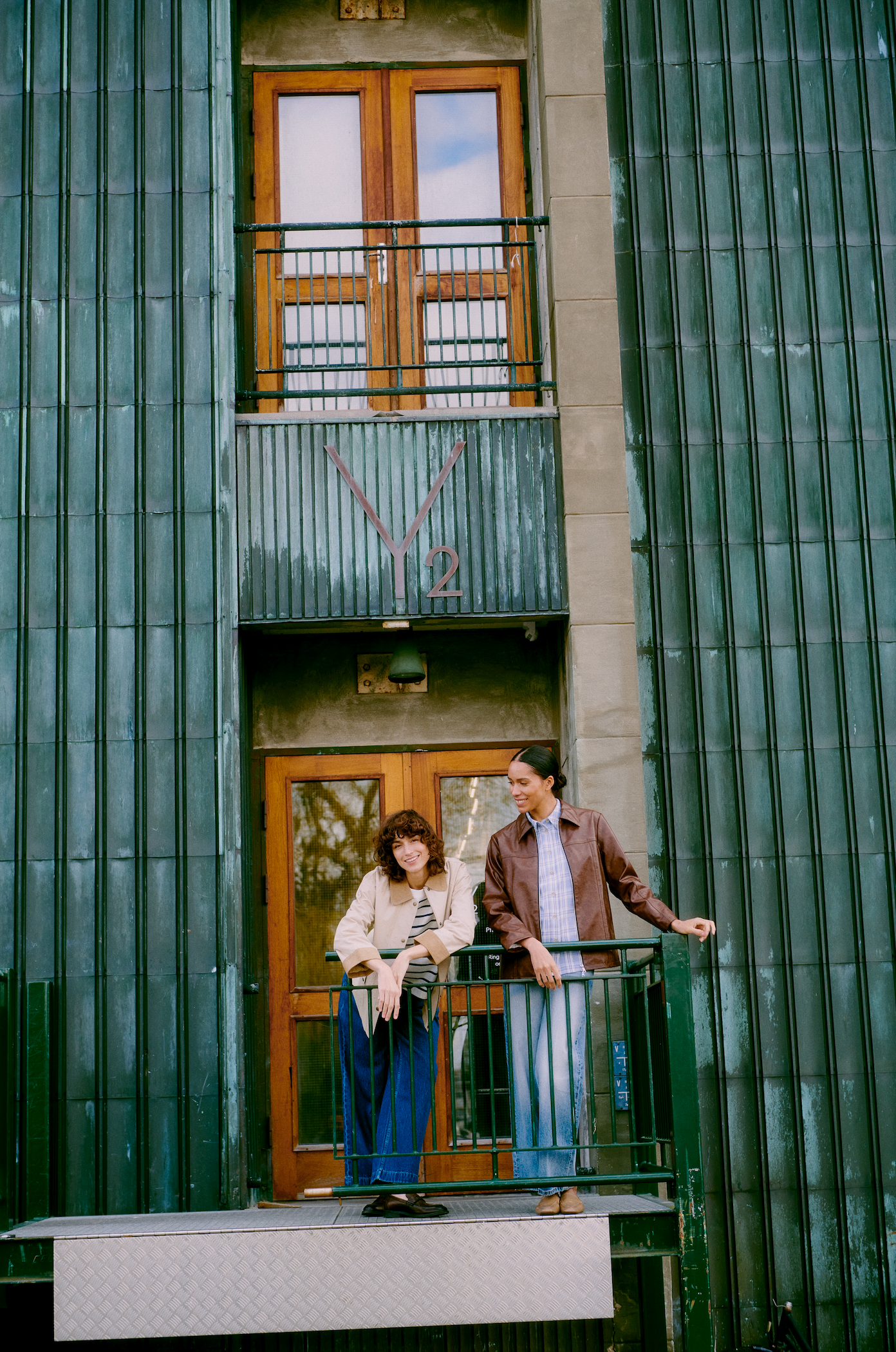 Jean large à pinces B.Young