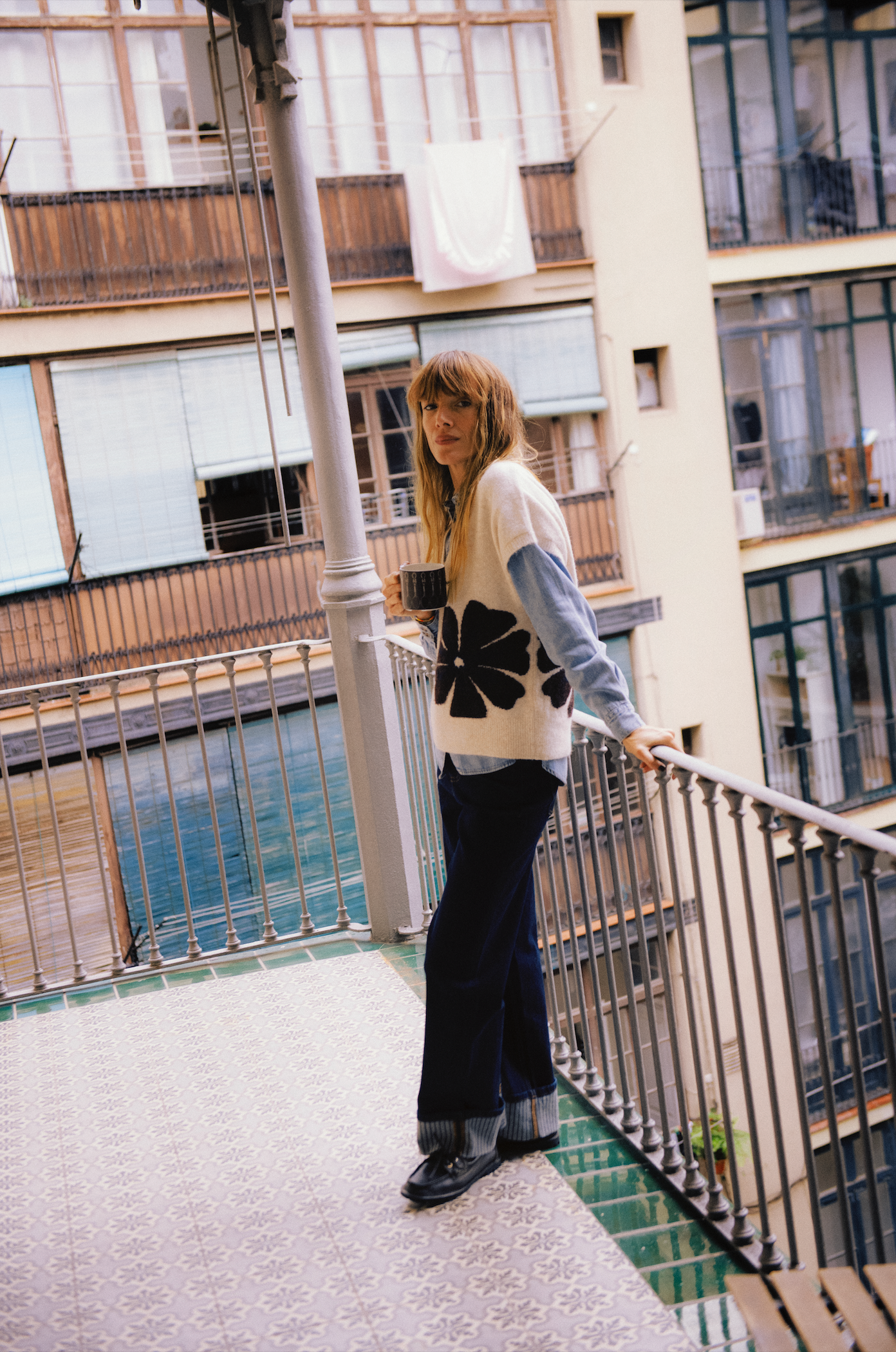 Pull sans manches fleurs B.Young