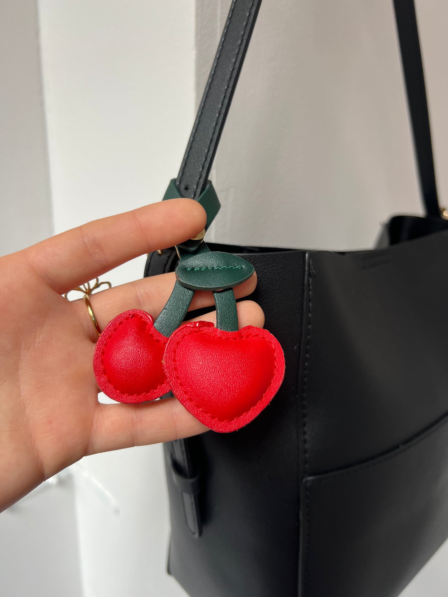 Accessoire de sac/ porte clé cerise ICHI